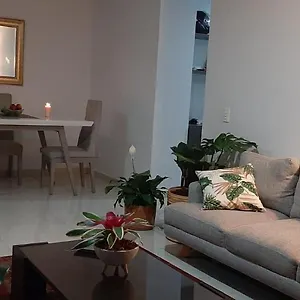Apartamento Compartido Con Anfitrión, Habitación Principal Con Baño Privado Y Vistas Preciosas De La Ciudad Habitación en casa particular Sabaneta
