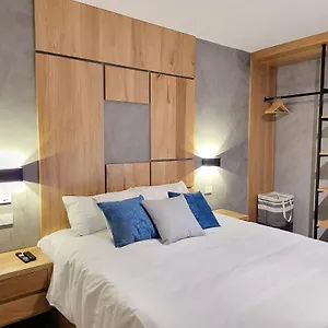 Center Flats - In El Poblado Near Park Lleras, Medellin! Apartamento Medellín